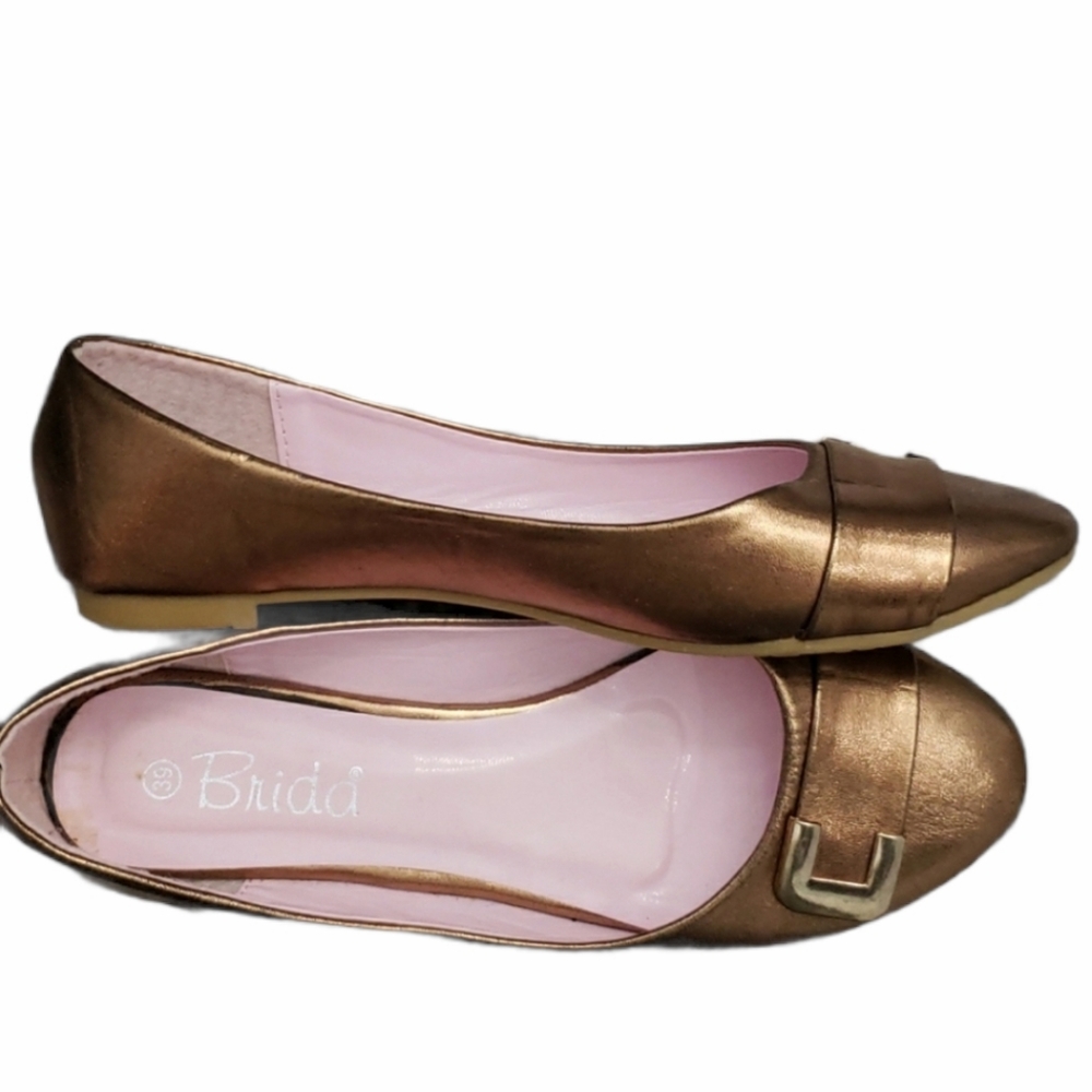 NWOT Bronze and Gold Flats